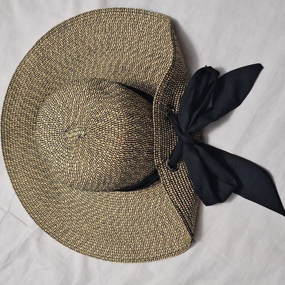 Like NEW Catherine Malandrino Black and Tan Wide Brim Hat - Picture 1 of 5